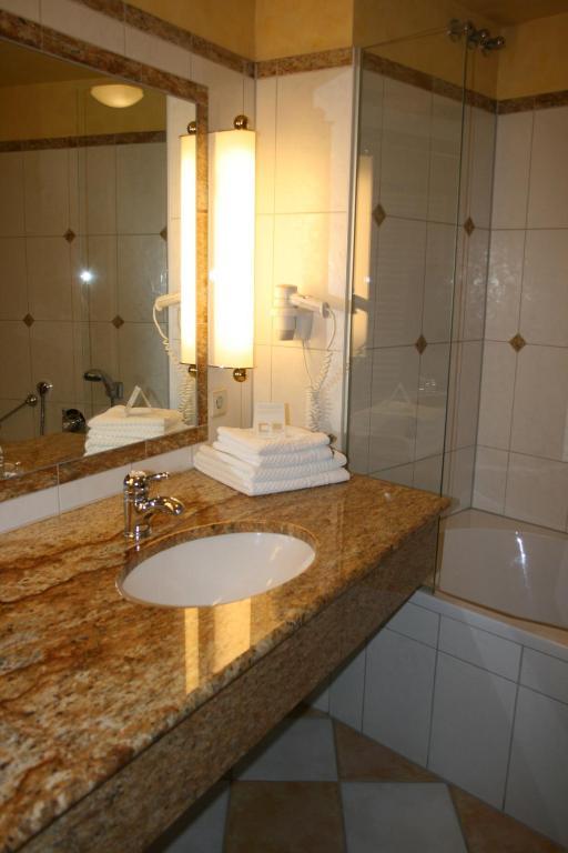 Hotel Wilder Mann Königstein in der Oberpfalz Rum bild